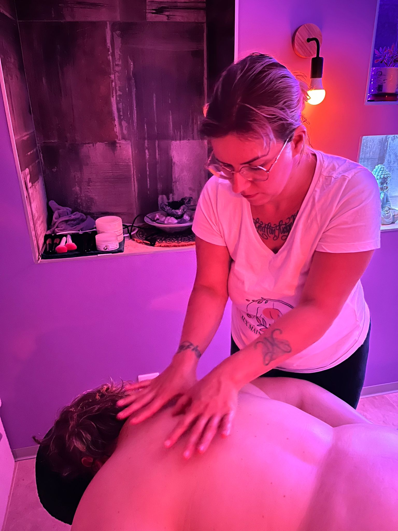 Détente et Équilibre : Découvrez les Massages Bien-Être aux Mains d&rsquo;Adeline à Raves